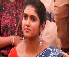 सैराटच्या आर्चीला पाहण्यासाठी कोरोनाचा विसर! नांदेडमधील कार्यक्रमात सोशल डिस्टन्सिंगचा फज्जा