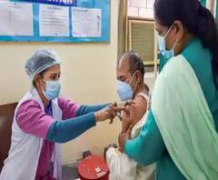 अब बुजुर्गों का होगा Corona Vaccination, 1 मार्च से लगेगा फ्री टीका 