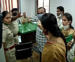 Chitra Wagh | पुणे पोलिस रक्षक नाहीत तर भक्षक : चित्रा वाघ