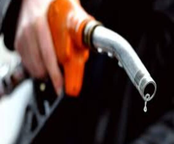 तेल की बढ़ती कीमतों से क्यों डर रहे हैं पेट्रोल पंप ? | Mudde ki Baat 