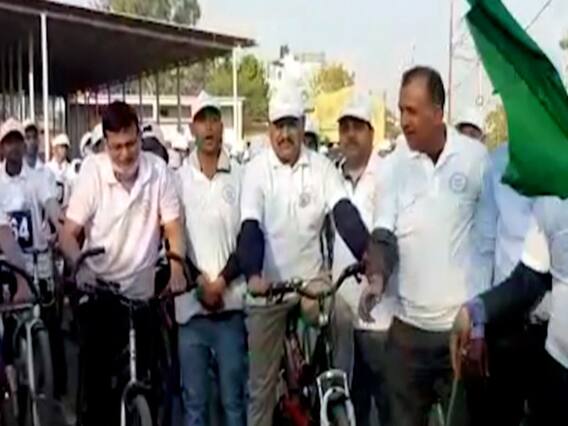 Madhya Pradesh : क्या हुआ जब Rajgarh के DM नाले में उतरकर करने लगे सफाई! 