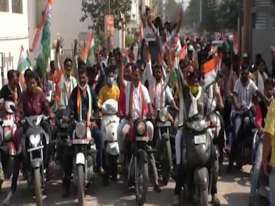 જામનગરમાં કોગ્રેસની બાઇક રેલી, પરેશ ધાનાણી બાઇક ચલાવી પ્રચારમાં જોડાયા