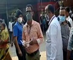 Andheri Railway Station | प्रवाशांचा निष्काळजीपणा; विना मास्क फिरणाऱ्यांवर प्रशासनाची कारवाई