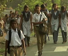 कोरोना प्रादुर्भावामुळे दिल्लीत तिसरी ते आठवीच्या परीक्षा रद्द, केजरीवालांचा निर्णय