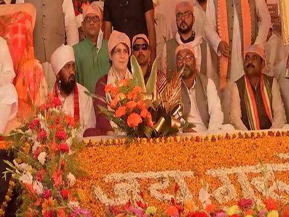 Varanasi : रविदास जयंती कार्यक्रम में पहुंची Priyanka Gandhi 