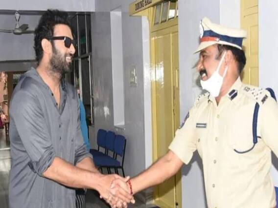 'Baahubali' Prabhas किससे डर कर पहुंच गए पुलिस से मदद मांगने ?