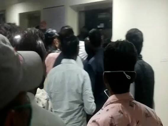 लिफ्ट सहित नीचे गिरे Kamalnath और दूसरे कांग्रेस नेता, बाल-बाल बची जान