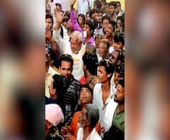 तलवार नृत्यप्रकरणी जामिनावर सुटका झालेल्या आरोपींची जंगी मिरवणूक, सोशल डिस्टन्सिंगचा फज्जा