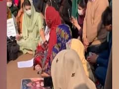 इस्लामाबाद में बलूच लोगों का प्रदर्शन, प्रदर्शनकारियों से मिलीं मरियम नवाज