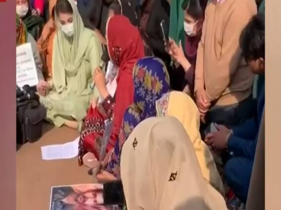 इस्लामाबाद में बलूच लोगों का प्रदर्शन, प्रदर्शनकारियों से मिलीं मरियम नवाज