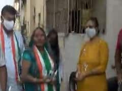 Ahmedabad: સેનેટાઇઝર આપી મતદારોને રિઝવવાનો કોગ્રેસના ઉમેદવારોનો પ્રયાસ