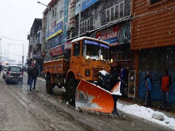 ઉત્તર ભારતના પહાડી વિસ્તારમાં ભારે હિમવર્ષા, શ્રીનગરમાં ઠંડીએ છેલ્લા 30 વર્ષનો રેકોર્ડ તોડ્યો