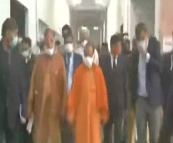 CM Yogi Adityanath के फैसलों से यूपी की अर्थव्यवस्था में उछाल। ABPGanga 