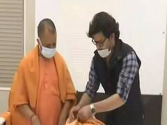 Ayodhya: वसंत पंचमी के मौके पर भगवान राम के लिए नए कपड़े डिजाइन