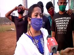 Mumbai: Corona के बढ़ते मामलों के बीच जागरूकता फैलाने लोगों के बीच पहुंची Mayor Kishori Pednekar