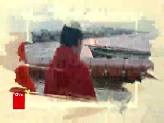 Prayagraj: माघ मेले में विदेशी श्रद्धालुओं को बहुत आनंद आ रहा है!