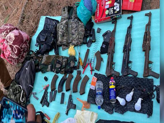 Jammu और Kashmir के Anantnag में आतंकियों के ठिकाने का भंडाफोड़