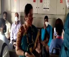 Mumbai Coronavirus | महापौर किशोरी पेडणेकर यांची मुंबईत गस्त; मास्क न घालणाऱ्यांवर धडक कारवाई