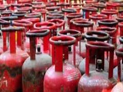 Petrol, Diesel के बाद LPG की कीमतों में बढ़ोतरी, Congress ने साधा सरकार पर निशाना