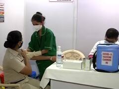 Mumbai में Corona Vaccination के दूसरे चरण की शुरुआत | Ground Report