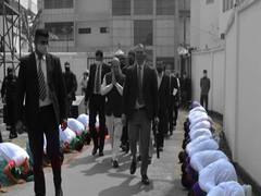 Manipur: मुख्यमंत्री के आगमन पर बच्चों को घुटनों पर नतमस्तक कराने वाले ये कैसे 'संस्कार'?