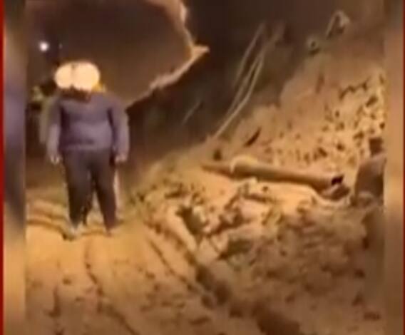 Tapovan Tunnel के नीचे पानी और कीचड़ भरने से बचाव कार्य में परेशानी। @ABPGanga 