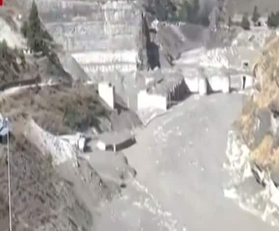 Chamoli Glacier Tragedy: जमीन का सीना खोदकर जिंदगी बचाने में जुटे हैं जवान | Uttarakhand 