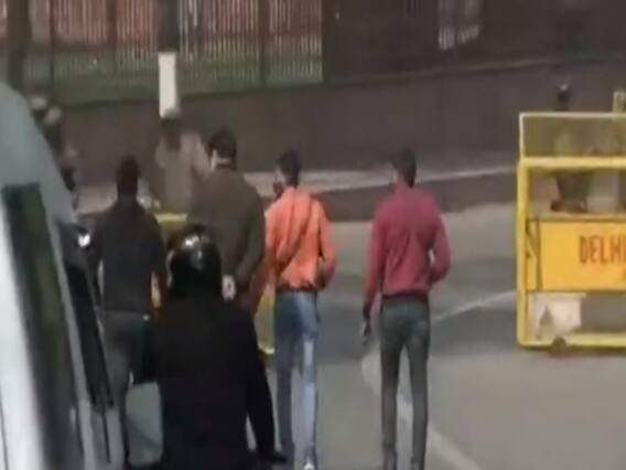 Delhi : आरोपियों के साथ लाल किले पर जांच | फटाफट खबरें 