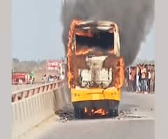Prayagraj में श्रद्धालुओं से भरी चलती बस में लगी आग, कूदकर यात्रियों ने बचाई जान 