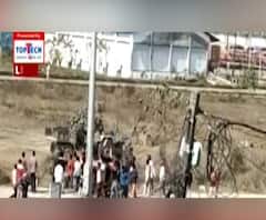 Chaos in New Jalpaiguri: নিউ জলপাইগুড়ির স্থলবন্দরে INTTUC-র বিক্ষোভ, গুলি চলার অভিযোগ, পুলিশের লাঠিচার্জ 