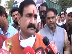 Corona नियमों की धज्जियां उड़ाते नेता, Madhya Pradesh में बिना मास्क के दिखे नेता 