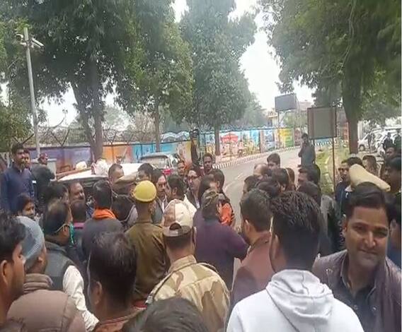 Raju Shrivastava के PRO और BJP नेताओं में मारपीट | Lucknow | ABP Ganga 