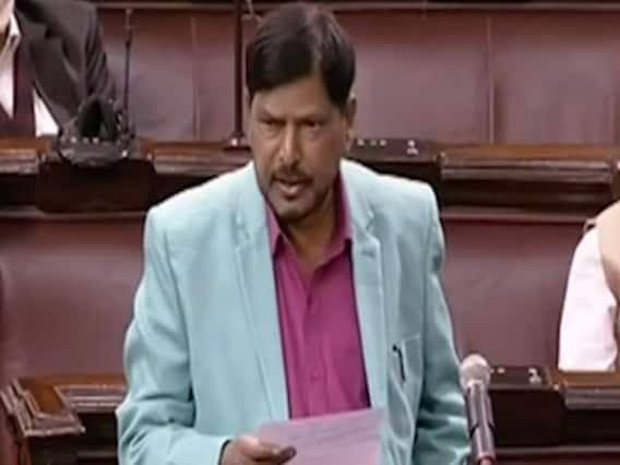 Ghulam Nabi Azad को RS से विदाई देते हुए आठवले ने पढ़ी कविता, ठहाकों से गूंजा सदन