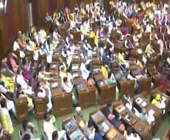 UP के Budget Session के पहले दिन इतना हंगामा क्यों हुआ? | Mudde Ki Baat 