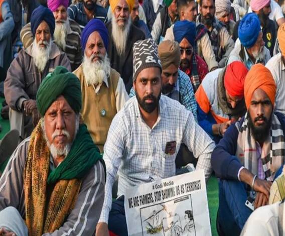 Farmer Protest: दिल्ली जाने वाले रास्ते पर कीलें लगाईं गईं, किसानों का 6 फरवरी को चक्काजाम । @ABPGanga 