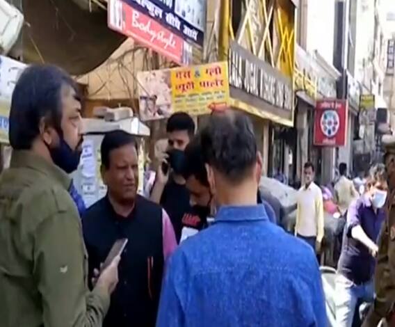 Lucknow में फेमस ज्वैलर्स के स्टोर पर चोरी, चोरों का अंदाज जानकर रह जाएंगे दंग। 