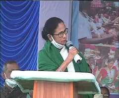 ফালাকাটায় আদিবাসীদের গণবিবাহ অনুষ্ঠানে মমতা বন্দ্যোপাধ্যায়, কটাক্ষ বিজেপির