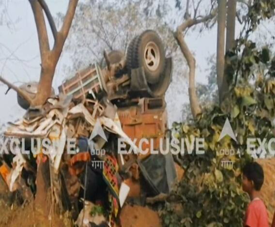 आजमगढ़ में बड़ा सड़क हादसा, 3 लोगों की मौत 5 घायल। 