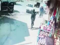 શ્રીનગરમાં પોલીસ પર હુમલો, બે જવાન શહીદ, જુઓ CCTV