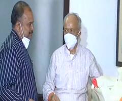 महाराष्ट्र के राज्यपाल Bhagat Singh Koshyari से मिलने पहुंच रहे लोग, कोश्यारी ने दी होली की बधाई