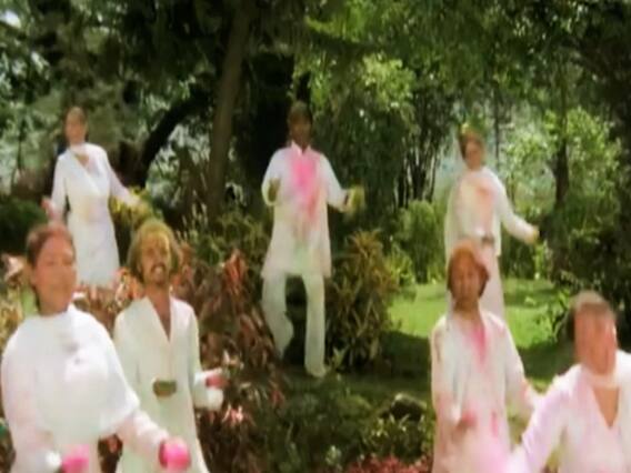 Bollywood के वो गाने जिन्होंने होली का रंग और गाढ़ा कर दिया | बलम पिचकारी