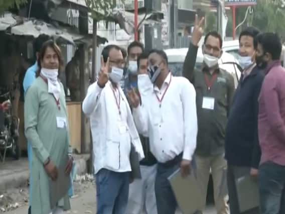 Delhi MCD By-Election 2021 Results: तीन सीटों पर आगे है AAP, वोटों की गिनती जारी