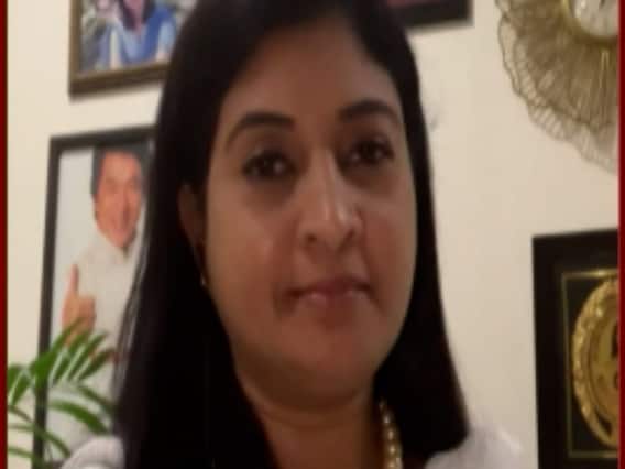 फटी जींस वाले बयान को लेकर Teerath Singh Rawat पर जमकर बरसीं Alka Lamba । SKS