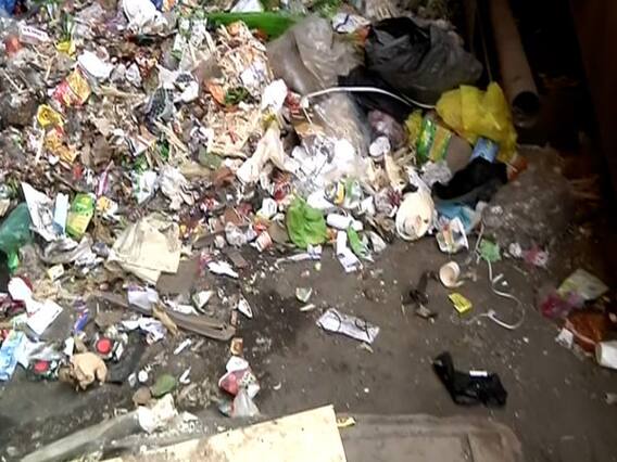 Mumbai: कोरोना से बेपरवाह लोग, अंधेरी स्टेशन के बाहर दिखा कचरे का ढेर । Ground Report