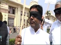 Bihar: काली पट्टी बांधकर सदन पहुंचे विपक्ष के विधायक