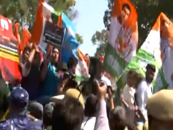 पेट्रोलियम मंत्रालय के बाहर Congress का प्रदर्शन, Alka Lamba समेत कई कार्यकर्ता हिरासत में लिए गए