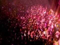 देश-दुनिया में रंगों के त्योहार की धूम | खबरें फटाफट