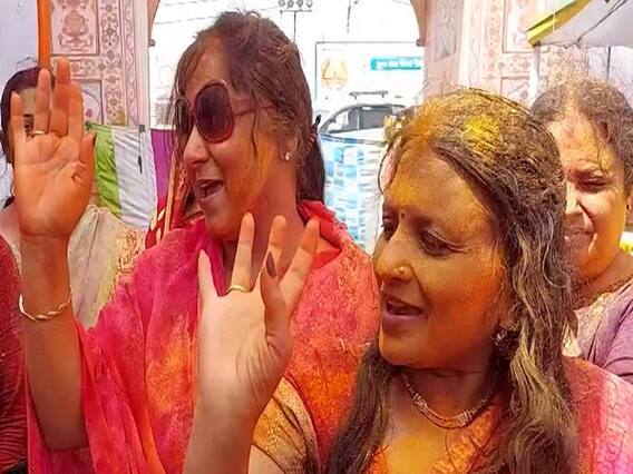  फाग उत्सव में खूब उड़े रंग-गुलाल, भक्ति के रंग में रंगे भक्त