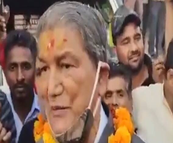 Harish Rawat ने बुग्गी पर सवार होकर निकाली रैली, बेटी अनुपमा भी साथ आईं नजर 