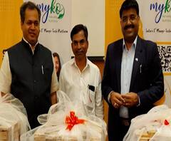 हापूस आंब्याला 1 लाखांचा विक्रमी भाव, 100 वर्षातील ऐतिहासिक दर, उद्योजक राजेश अथायडेंकडून खरेदी